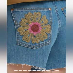 LAINEY WILSON X WRANGLER EMBROIDERED COWBOY SHORT NWT 31